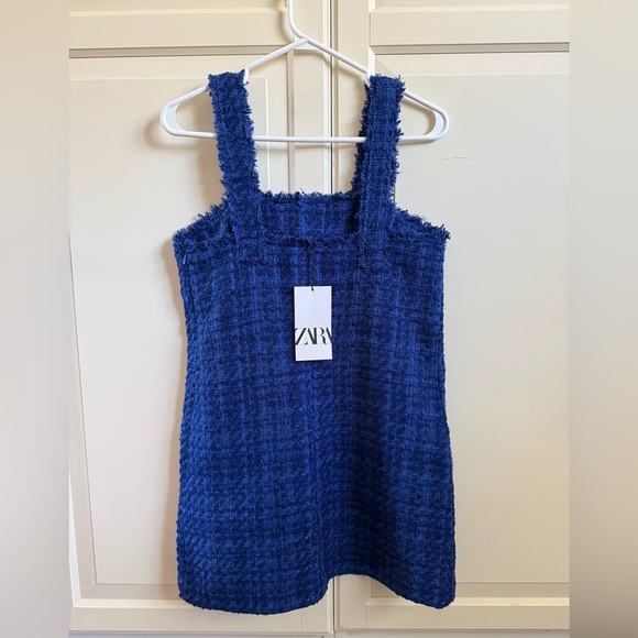 Zara blogger's favourite blue tweed dress with Pearl jewel buttons - Picture 9 of 11